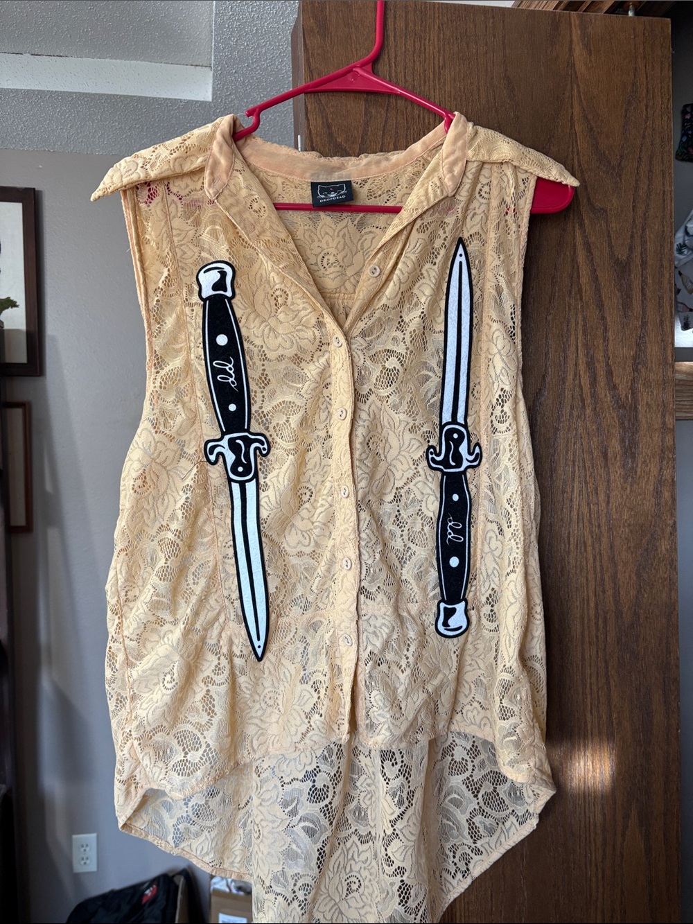 Sleeveless Lace Button-Down Shirt with Dagger Appliqués - Cream